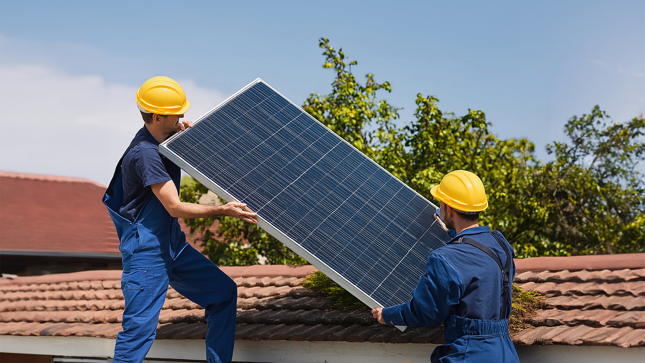 Autonomie energetică la cabana sau casa ta de vacanță: de ce kitul fotovoltaic de 3 kW este alegerea ideală